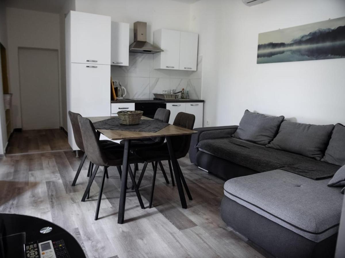 Apartment Ground Floor With Parking Erny Pula Zewnętrze zdjęcie